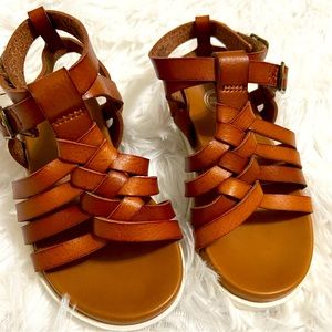 Wonder Nation brown leather sandals Size 5